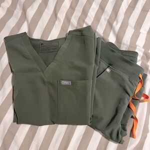 Olive Figs Scrub SET